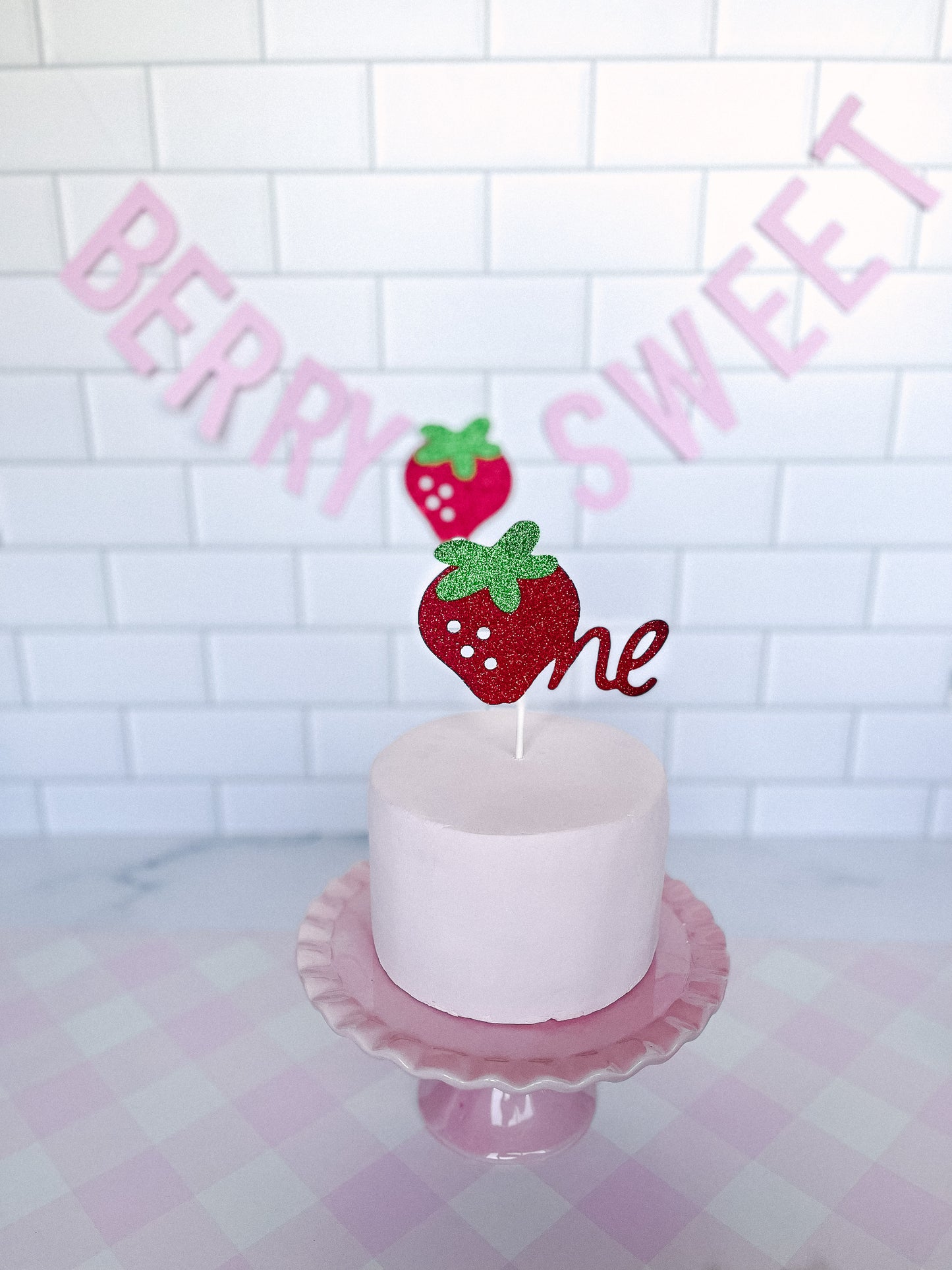 Deluxe Berry Sweet Party Box