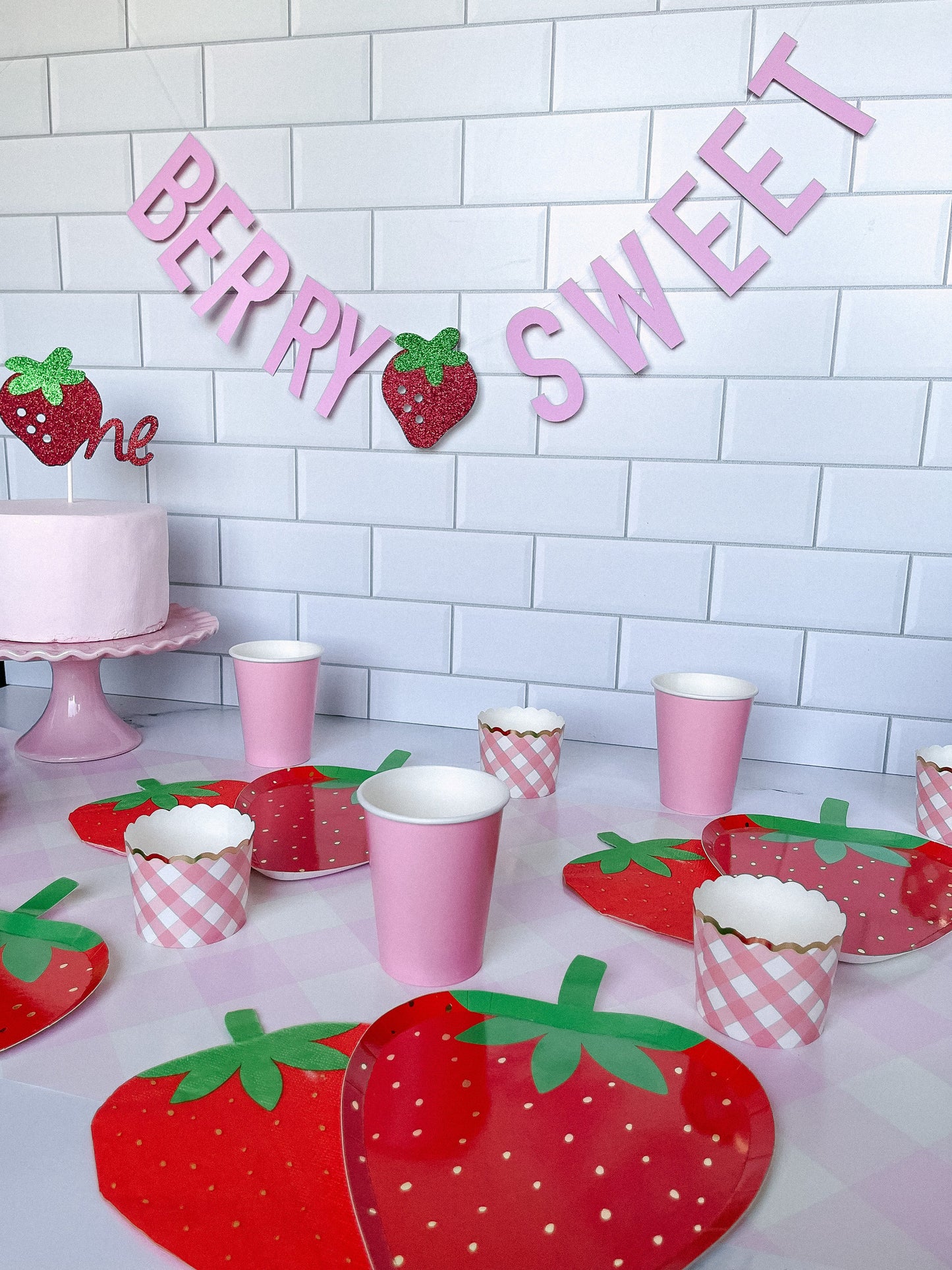 Deluxe Berry Sweet Party Box